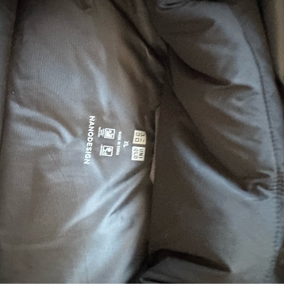 Uniqlo Men’s XL Powder Soft Down Puffer Jacket Black Hooded Like New - Picture 17 of 17